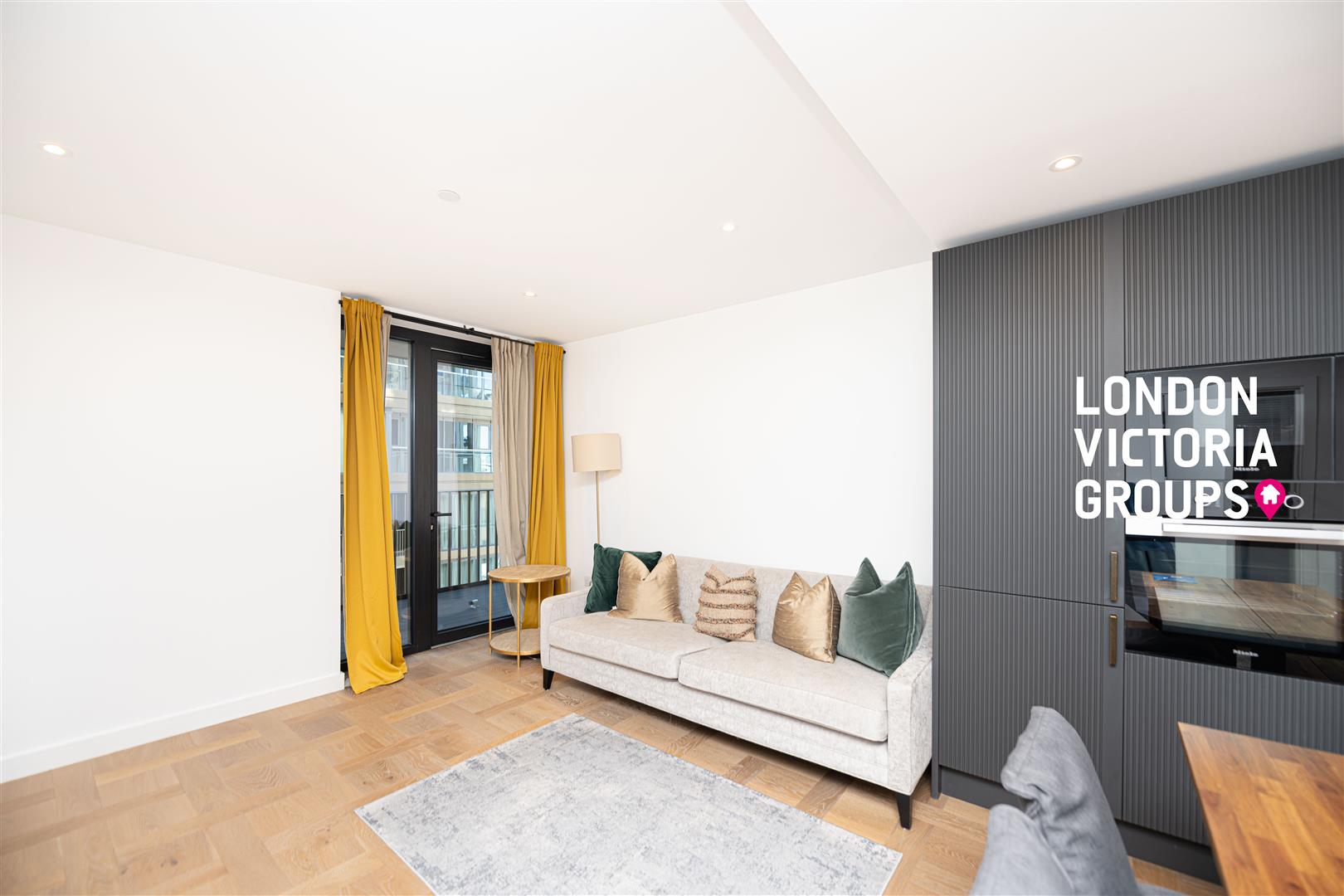 2 Merino Gardens, London
